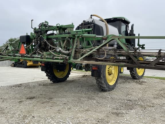 Image of John Deere 410R equipment image 4