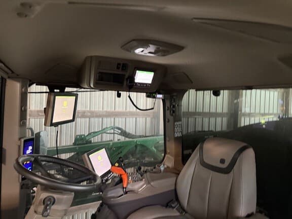 Image of John Deere 410R equipment image 2