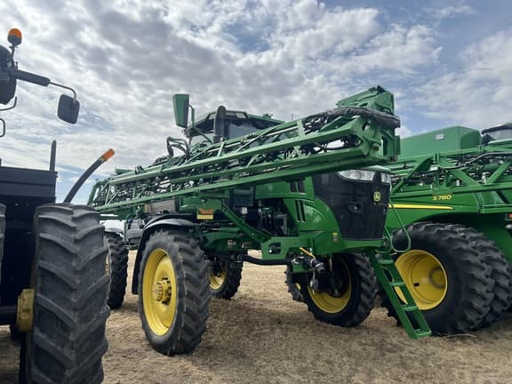 Image of John Deere 410R Primary image