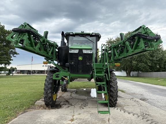 Image of John Deere 410R equipment image 2