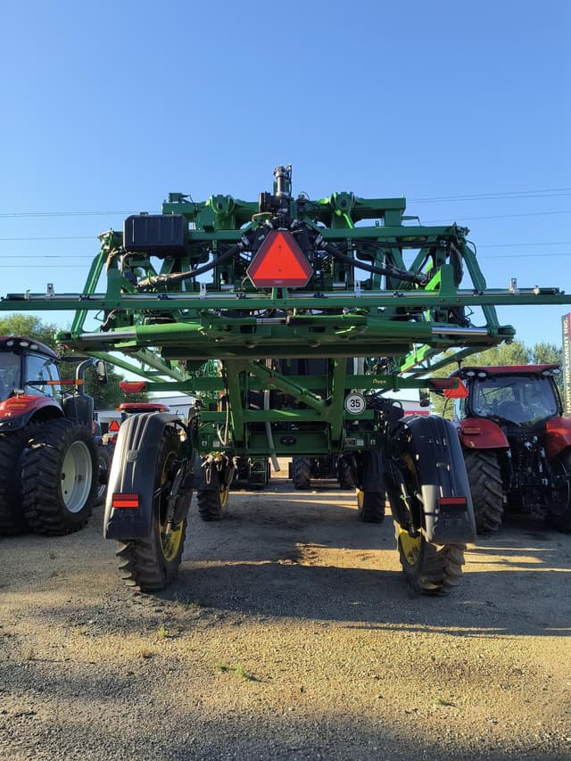 Image of John Deere 410R equipment image 4