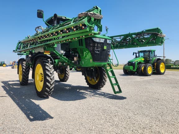 Image of John Deere 412R equipment image 1