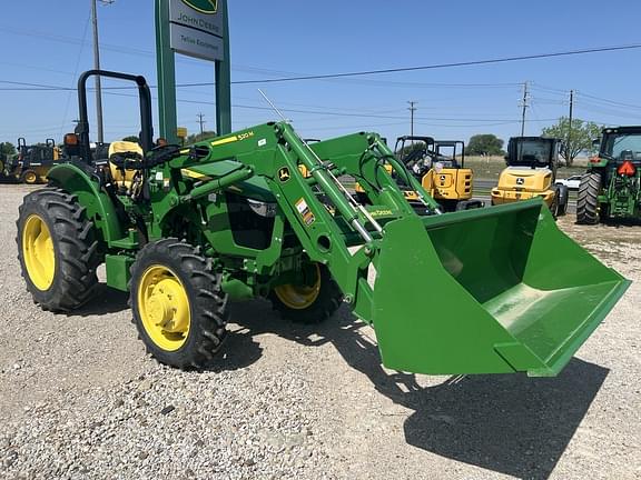 Image of John Deere 5045E equipment image 3