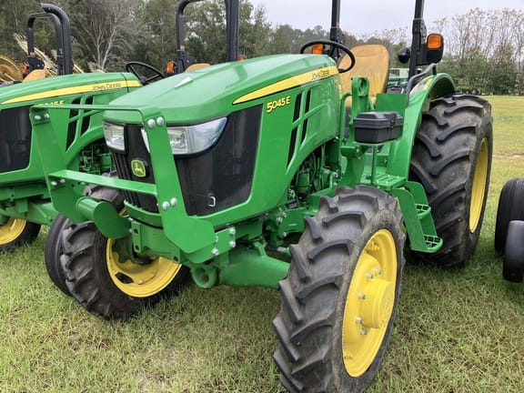 2022 John Deere 5045E Equipment Image0
