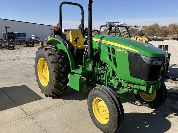 Image of John Deere 5045E equipment image 1