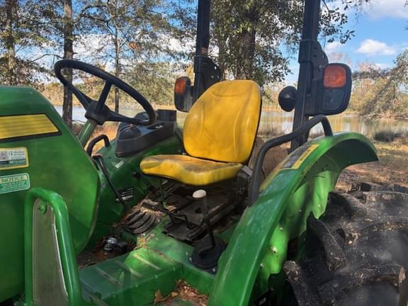 Image of John Deere 5045E equipment image 1