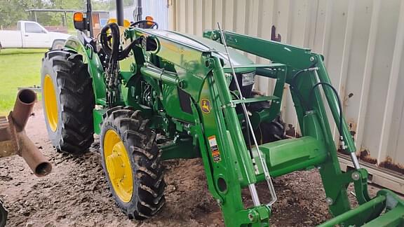 Image of John Deere 5045E equipment image 3