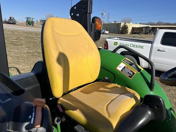 Image of John Deere 5045E equipment image 2