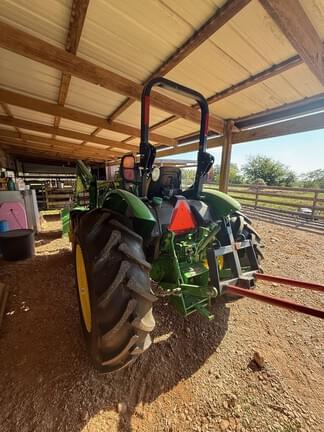 Image of John Deere 5045E equipment image 3
