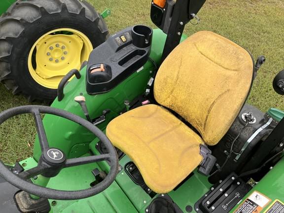 Image of John Deere 5045E equipment image 3