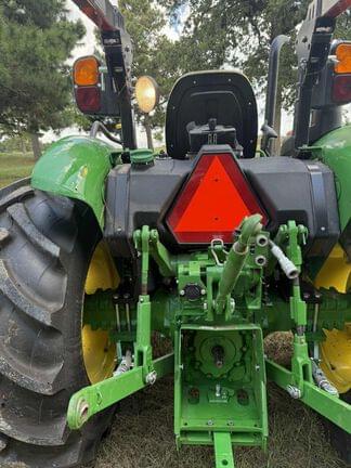 Image of John Deere 5045E equipment image 4