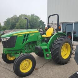 Image of John Deere 5045E equipment image 2