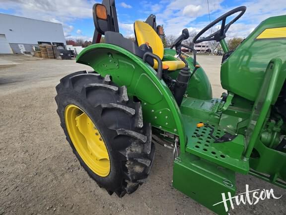 Image of John Deere 5045E equipment image 4