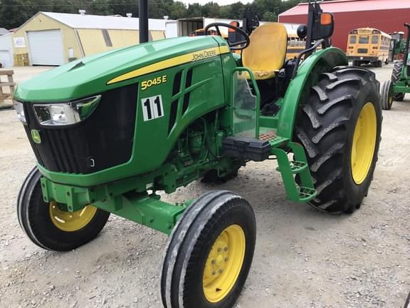 Image of John Deere 5045E equipment image 1