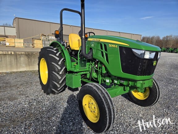 2022 John Deere 5055E Equipment Image0