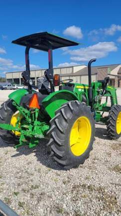 Image of John Deere 5055E equipment image 4