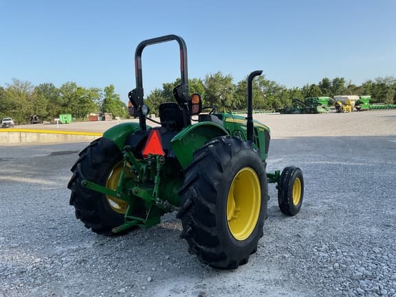 Image of John Deere 5055E equipment image 3