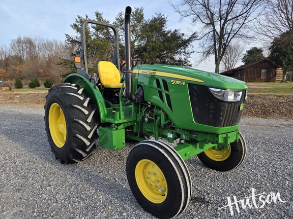 2022 John Deere 5055E Equipment Image0