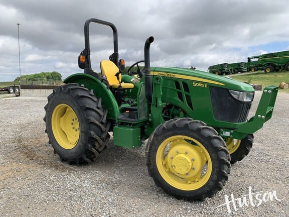 2022 John Deere 5055E Equipment Image0