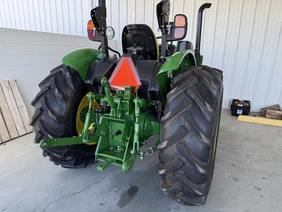 Image of John Deere 5055E equipment image 2