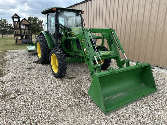 Image of John Deere 5055E equipment image 4