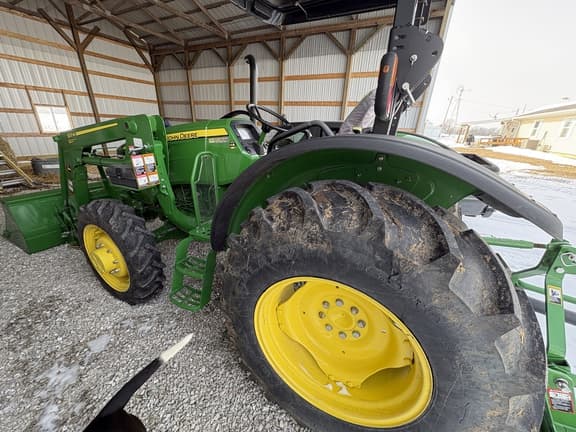 Image of John Deere 5055E equipment image 2