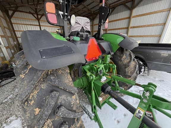 Image of John Deere 5055E equipment image 3