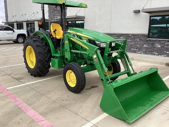 Image of John Deere 5055E equipment image 3