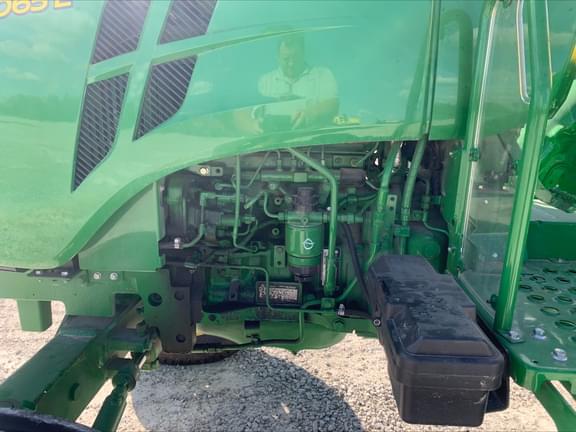 Image of John Deere 5065E equipment image 4
