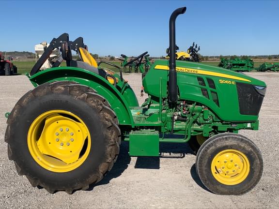 Image of John Deere 5065E Primary image