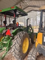 Image of John Deere 5065E equipment image 4
