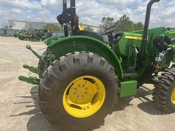 Image of John Deere 5065E equipment image 3