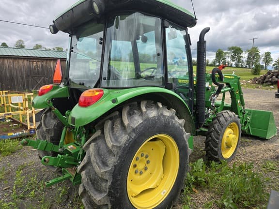 Image of John Deere 5065E equipment image 3