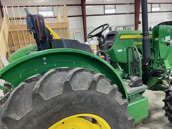 Image of John Deere 5065E equipment image 2