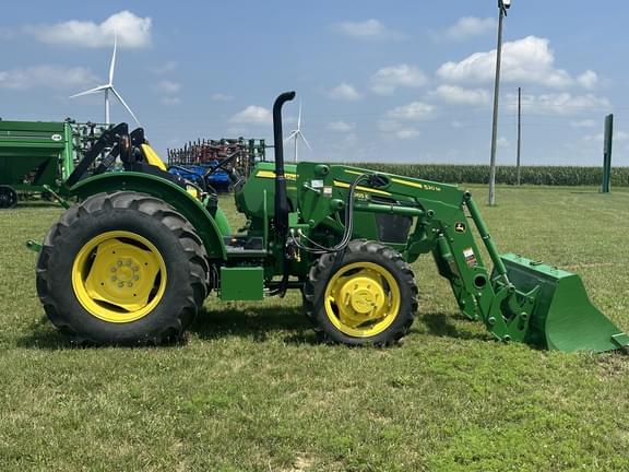 Image of John Deere 5065E equipment image 4