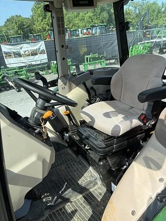 Image of John Deere 5065E equipment image 3