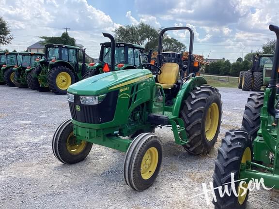 Image of John Deere 5065E equipment image 1