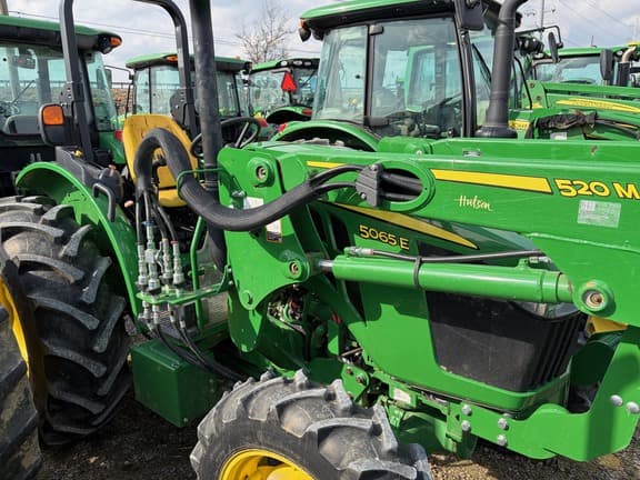 Image of John Deere 5065E equipment image 3