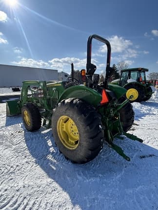 Image of John Deere 5065E equipment image 4