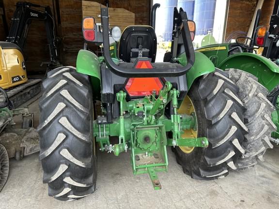 Image of John Deere 5065E equipment image 2