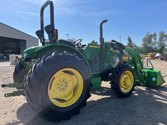 Image of John Deere 5075E equipment image 3