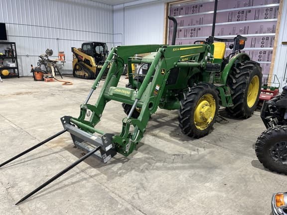 Image of John Deere 5075E equipment image 3