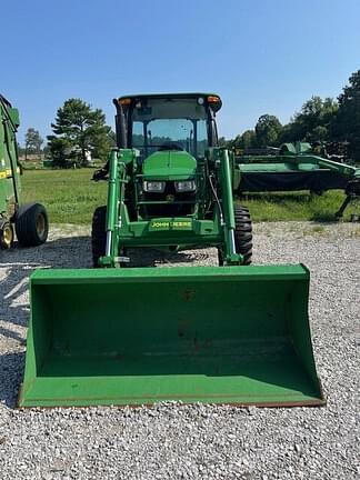 Image of John Deere 5075E equipment image 4