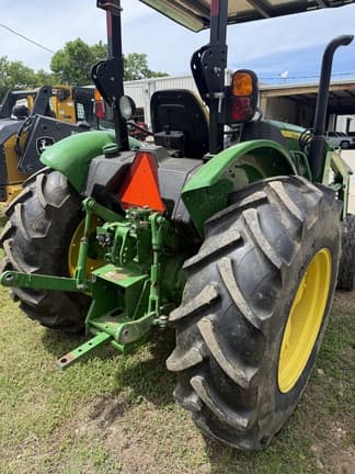 Image of John Deere 5075E equipment image 2