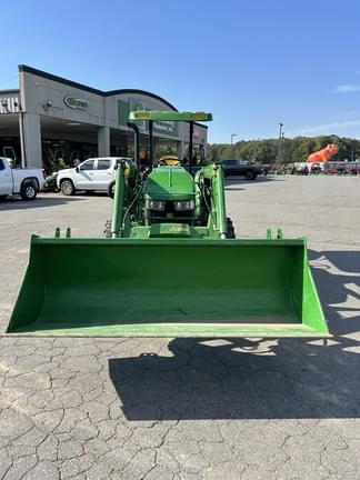 Image of John Deere 5075E equipment image 4