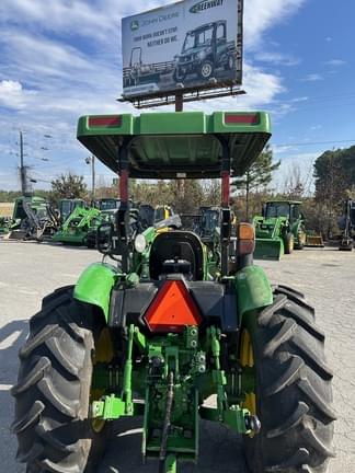 Image of John Deere 5075E equipment image 3