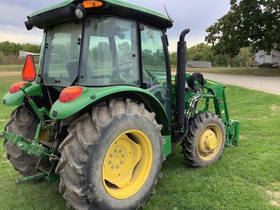 Image of John Deere 5075E equipment image 3
