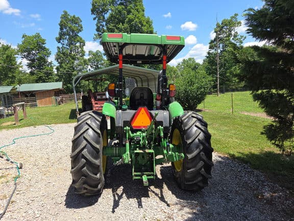 Image of John Deere 5075E equipment image 4