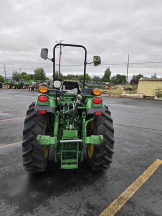 Image of John Deere 5075GV equipment image 3