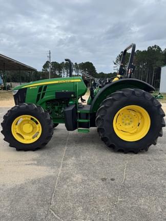 Image of John Deere 5075M equipment image 1
